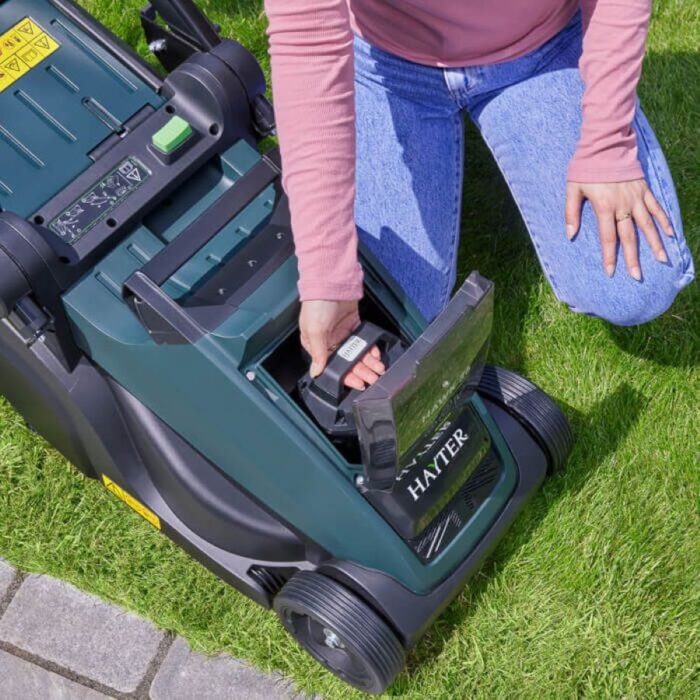 Hawk 36 Cordless Push Lawnmower - Image 3