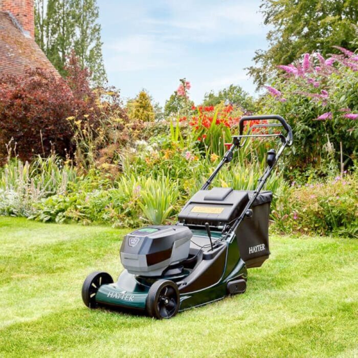 Harrier 48 (VS) Cordless Lawnmower - Image 3